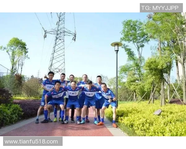 深圳足球队荣登足球团队协作排行榜第三名展现团队精神与实力