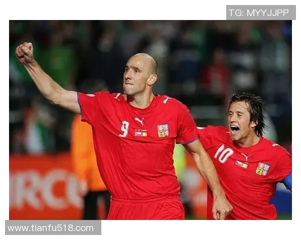 国外足球明星化身路人展现真实生活瞬间引发热议 国外足球明星化身路人展现真实生活瞬间引发热议